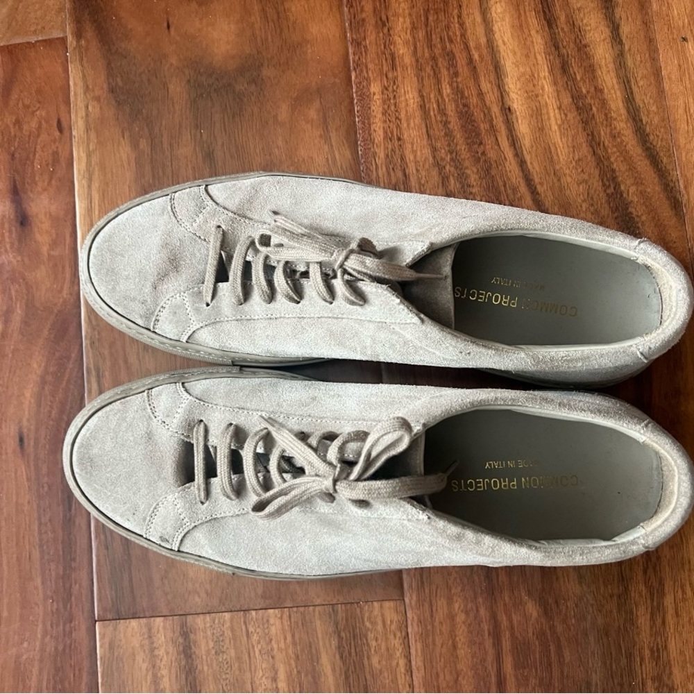 Common project sneakers